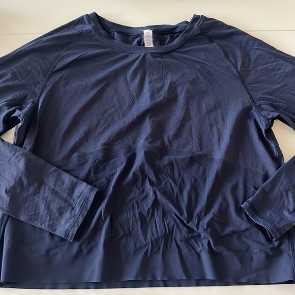 Lululemon long sleeve top - Picture 3 of 3